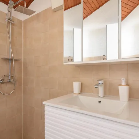 Apartment Ilisa * Rogoznica (Sibenik-Knin)