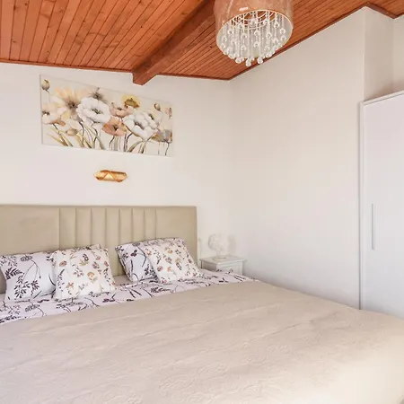 Ilisa * Rogoznica (Sibenik-Knin)